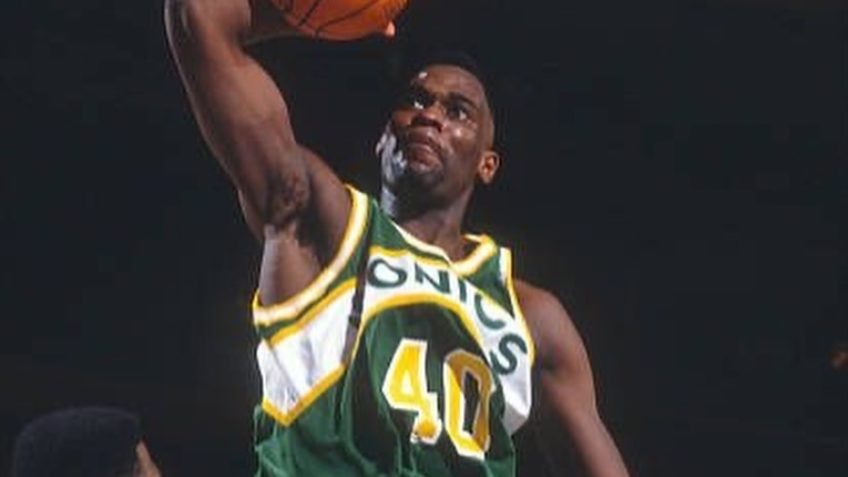 Shawn Kemp, ex-astro da NBA, admite ter atirado em 2 homens