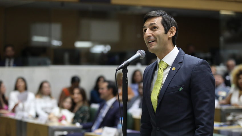 Deputado propõe lei contra paralisações estudantis em SP