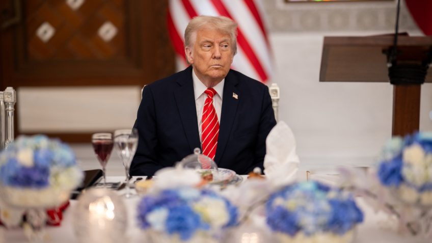 Foto de “genocídio” exibida por Trump é do Congo, não da África do Sul