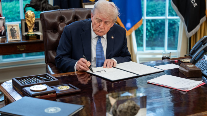 Governo Trump propõe cortar US$ 163 bi do orçamento federal