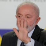 para 50%, Lula errou ao manter alta para compra de dólar