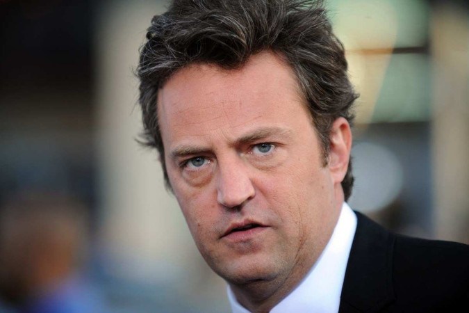 Principal médico acusado por overdose de Matthew Perry, astro de ‘Friends’, vai se declarar culpado