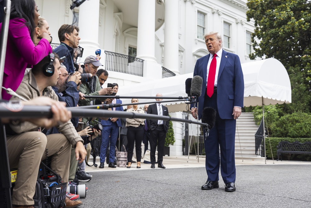 Trump vetou plano israelense para matar o aiatolá Ali Khamenei, líder supremo do Irã