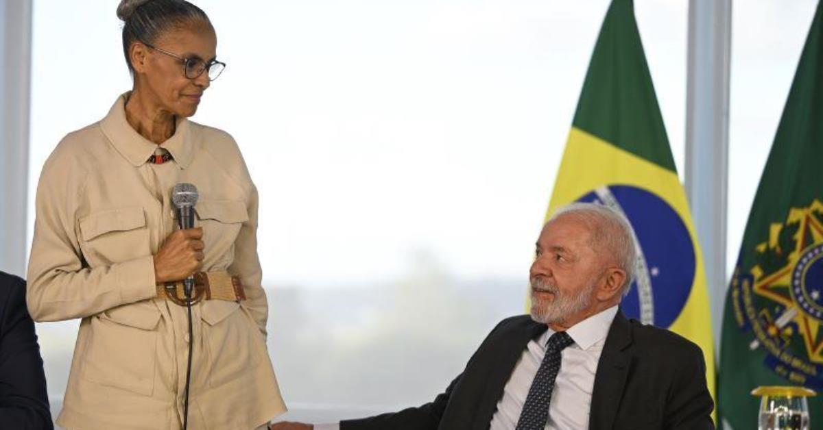 Lula diz que Marina é "bem magrinha" de "tanto trabalho". Assista