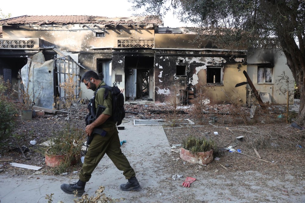 Israel diz ter destruído caças iranianos; Teerã condena ataques e fala que ‘todas as linhas vermelhas’ foram cruzadas
