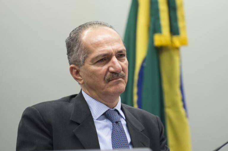 Aldo Rebelo deixou de ser ‘comunista’?