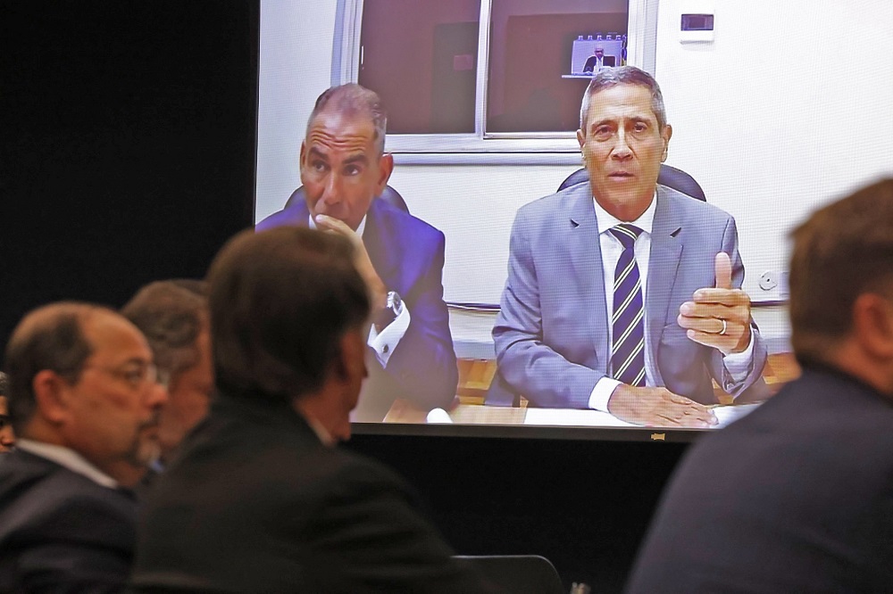 ‘Estou preso’, declara Braga Netto, e Moraes corta: ‘Eu que mandei prender’