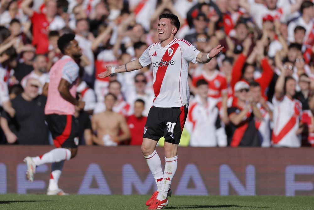 Joia do River Plate é anunciado no Real Madrid e protagoniza a maior transferência da história da Argentina