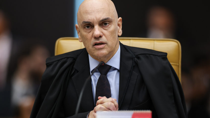 Moraes exibe posts considerados racistas e discriminatórios no STF