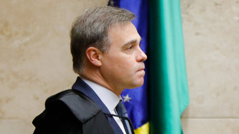 Desconfiar da Justiça Eleitoral é um “direito”, diz André Mendonça