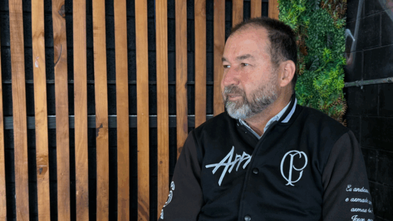 “São ditadores”, diz Augusto Melo sobre adversários no Corinthians