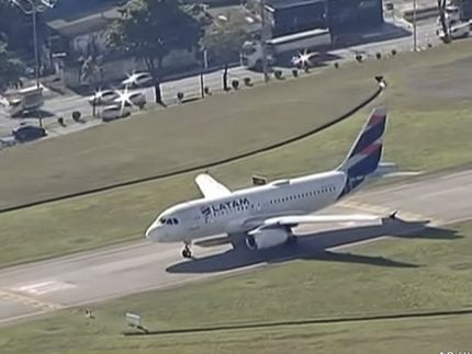 Pousos são suspensos em aeroporto de São Paulo após avião ser impedido de decolar