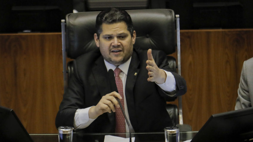Governo Lula consegue acordo e veto ao BPC é adiado