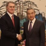 Chanceler chinês se encontra com embaixador dos EUA na China