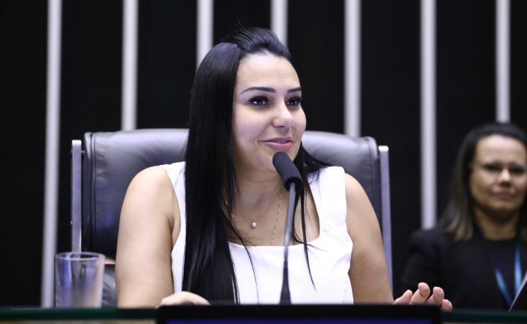 Deputada quer alertas para quem consome pornografia na internet