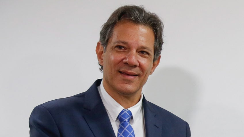 Haddad vence Motta e Alcolumbre e vai manter parte da alta do IOF