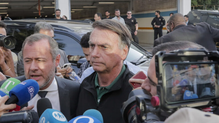 A perseguição continua, diz Bolsonaro sobre inquérito contra Eduardo