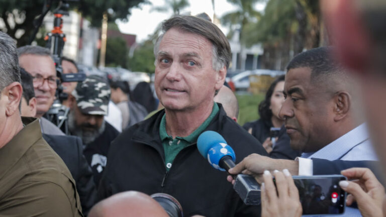 Bolsonaro diz à PF que não contatou autoridades dos EUA sobre sanções