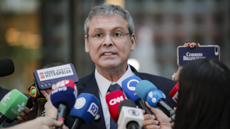 PT na Câmara pede fim de mandato imediato de Zambelli