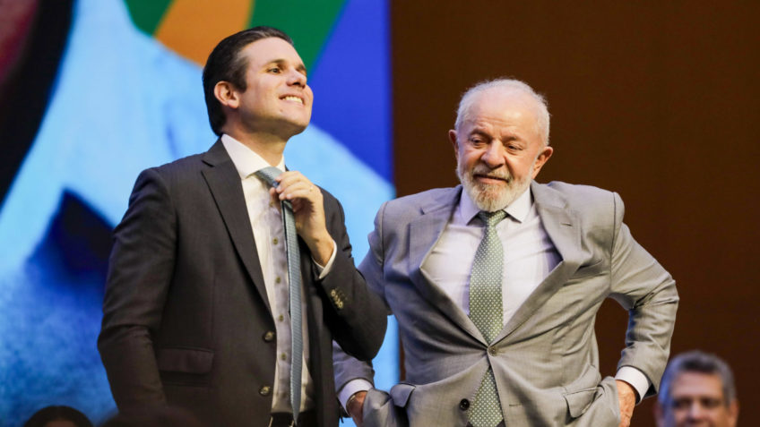 Lula discute impasse sobre o IOF com Hugo Motta