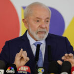 Lula fala a jornalistas no Palácio do Planalto