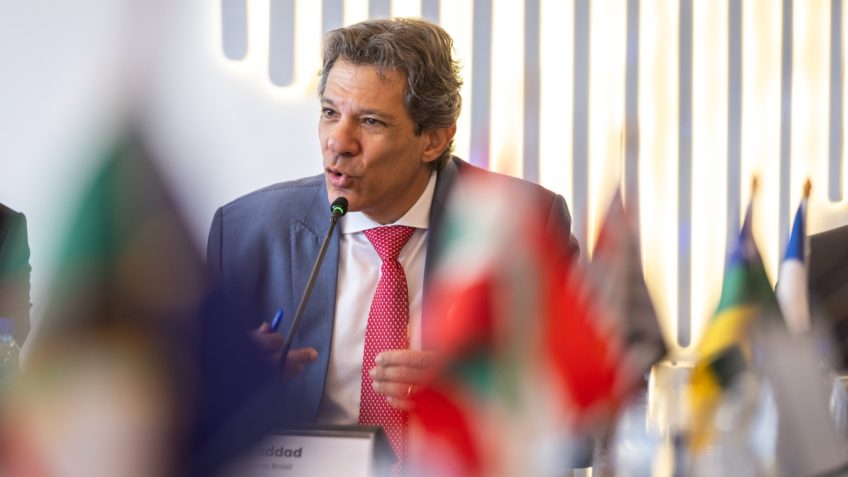 “Deficit não vai resolver a eleição”, diz Haddad