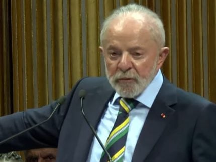 Orgulho de ser brasileiro cai e vergonha com o país atinge 24%, segundo Datafolha