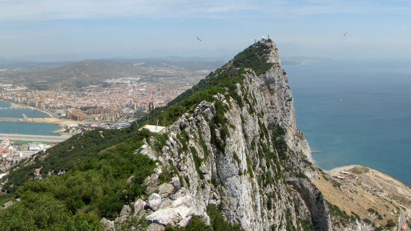 Reino Unido e Espanha liberam circulação em Gibraltar