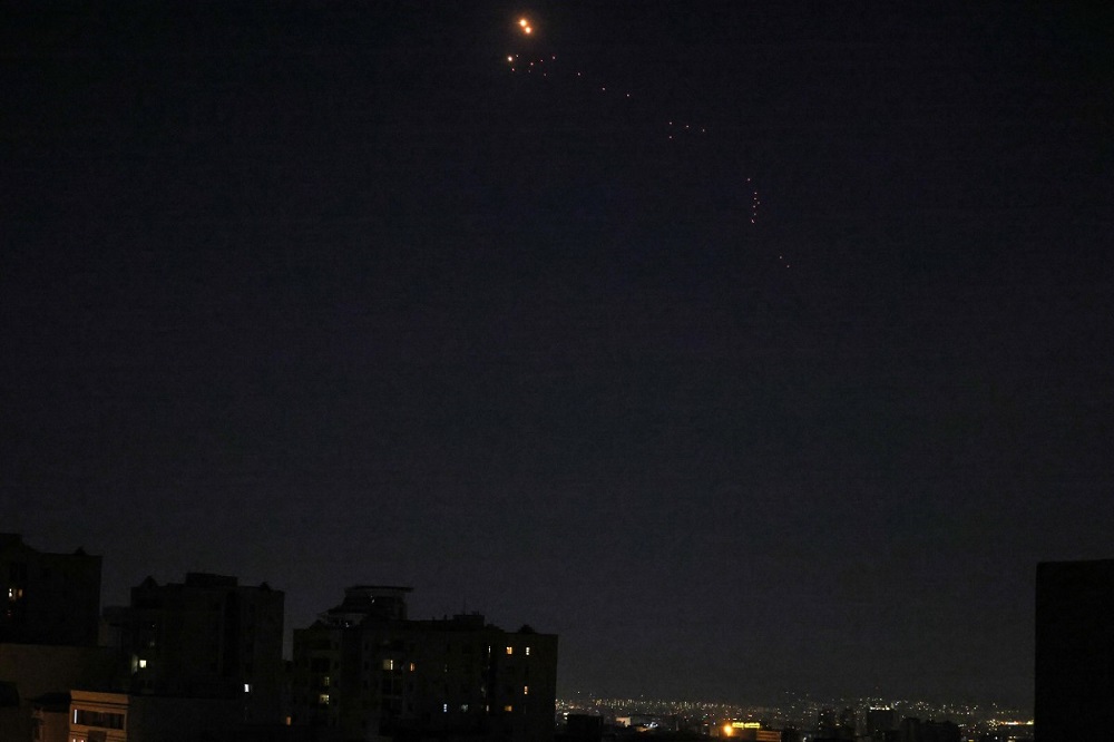 Irã afirma que não vai negociar acordo nuclear enquanto houver ataques de Israel ao país