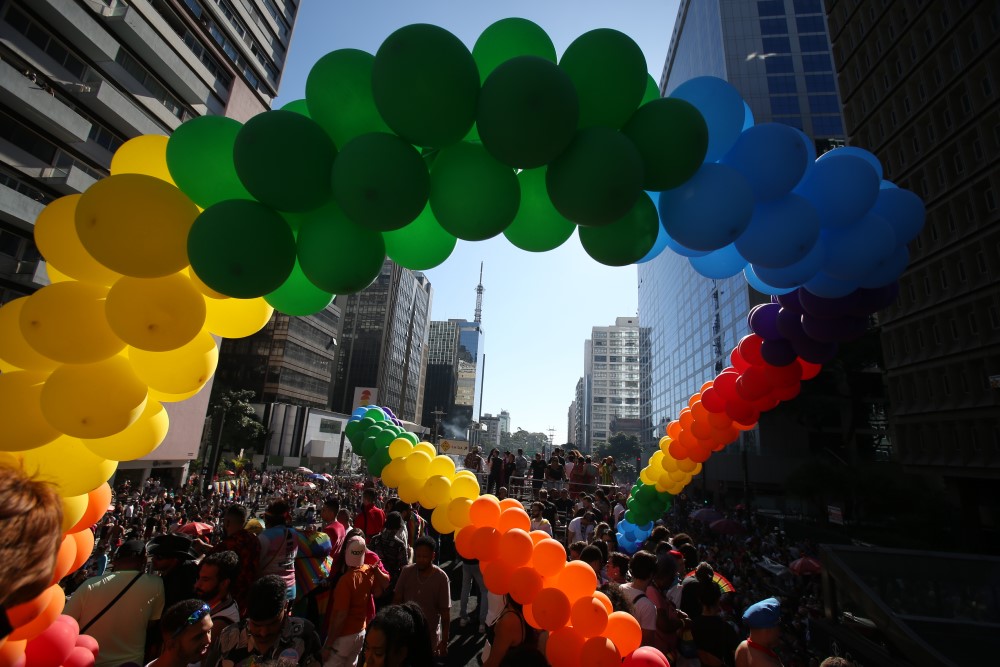 Parada do Orgulho LGBT+ 2025: 17 trios elétricos e um tema para refletir