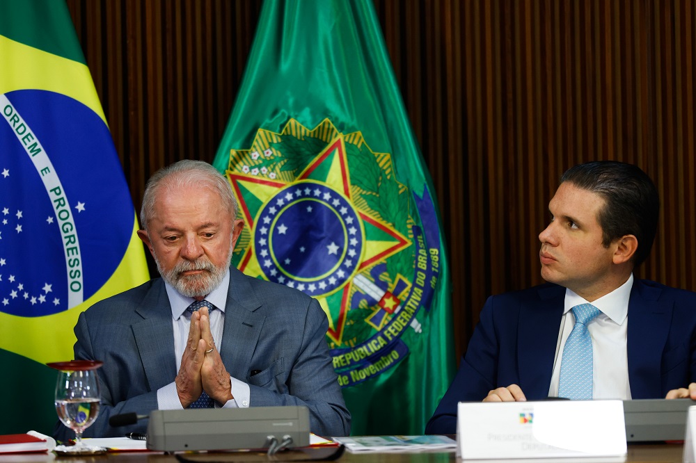 Lula e Hugo Motta se reúnem no Palácio do Alvorada para discutir insatisfação do Congresso com medidas fiscais