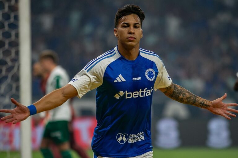 Palmeiras não resiste a começo avassalador do Cruzeiro, cai para a quarta posição e vê Flamengo tomar a liderança