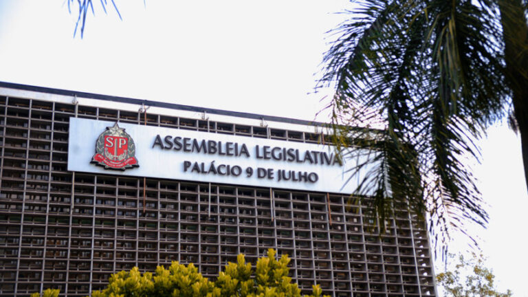 Deputadas estaduais de SP repudiam ameaça coletiva de estupro