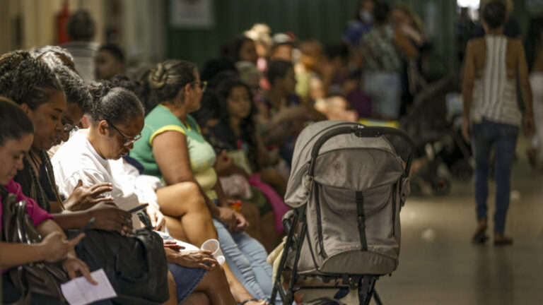 Brasil atinge meta na atenção primária, mas perde médicos em 2024