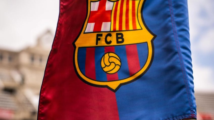 Barcelona se tornará 2º clube espanhol a faturar 1 bi de euros, diz agência