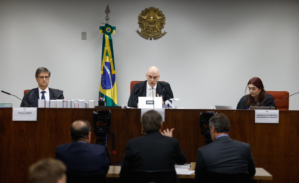 Bolsonaro brinca e convida Alexandre de Moraes para ser seu vice em 2026; ministro recusa com bom humor