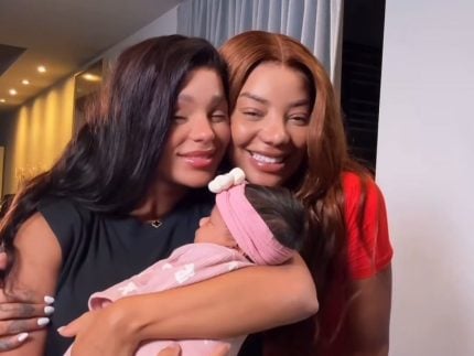 Ludmilla e Brunna Gonçalves mostram o rostinho de Zuri pela 1ª vez