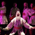Companhia teatral chilena conta histórias latinoamericanas em trilogia