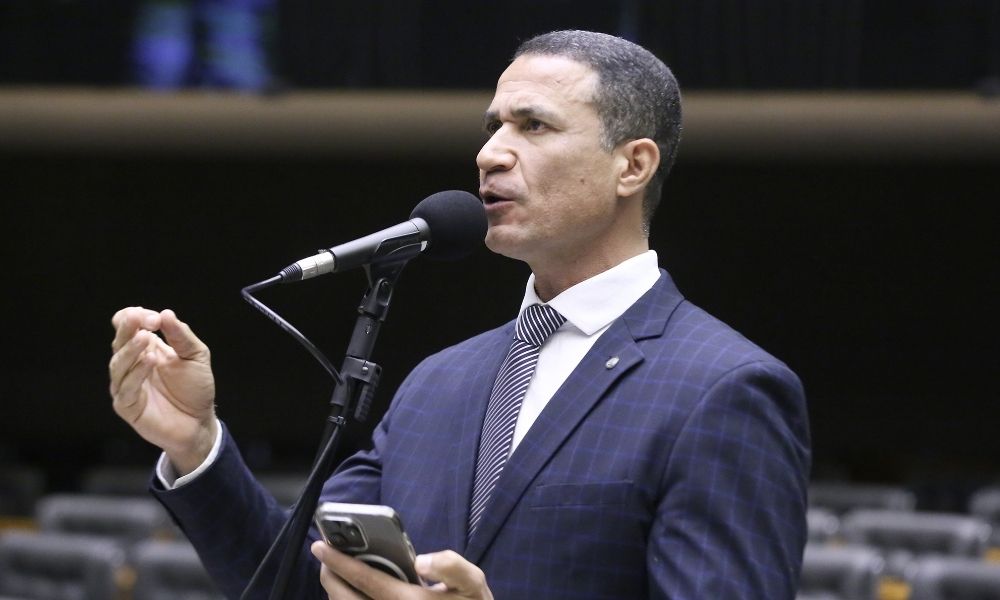 Deputado Coronel Assis critica influência da ONU nas escolas cívico-militares