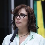Moraes abre novo inquérito contra Zambelli para apurar fuga do país