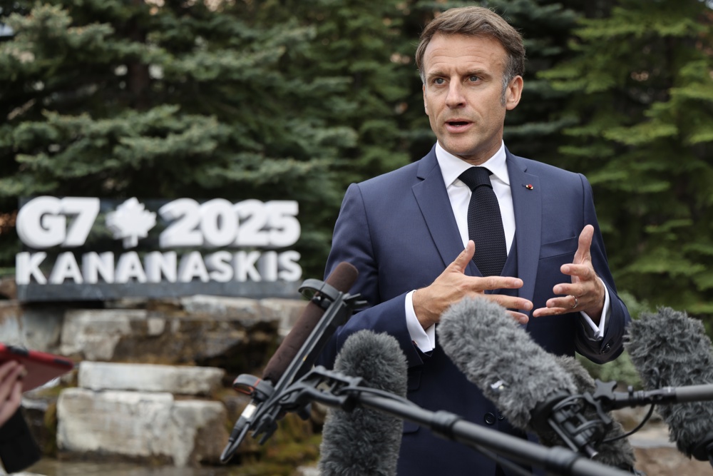 Macron diz que tentativa de mudança de regime no Irã gerará ‘caos’