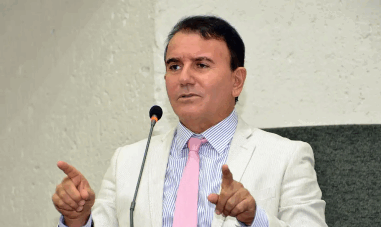 Polícia Federal investiga prefeito de Palmas por vazamento de informações do STJ