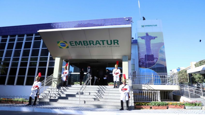 EUA reproduzem imagem distorcida do Brasil, critica Embratur
