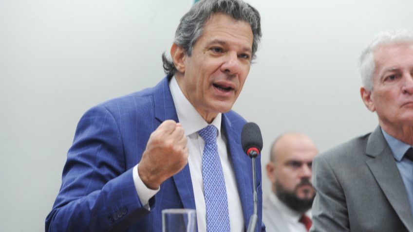 Haddad edita vídeo contra Nikolas e omite fala sobre “molecagem”