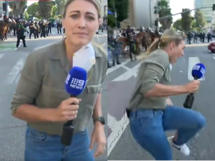 Repórter é atingida por tiro de borracha durante manifestação nos EUA. Veja