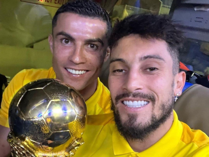 Em meio à especulação no Botafogo, Alex Telles revela convite para Cristiano Ronaldo