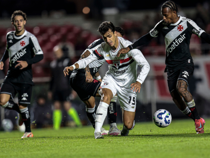Vasco atropela São Paulo no Morumbi e põe fim em tabu de 13 anos