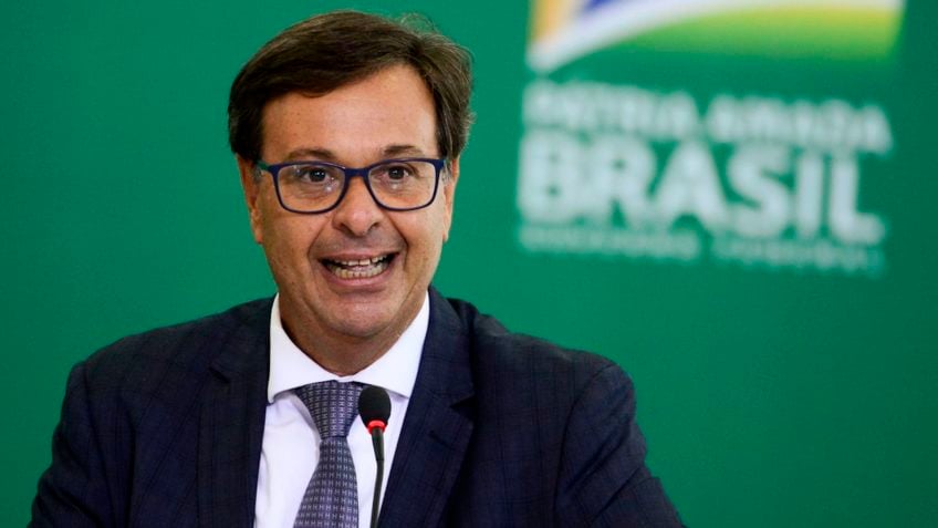 PGR pede investigação contra Gilson Machado por passaporte de Cid