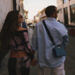 É namoro? Jade Picon posta foto de mãos dadas com André Lamoglia em viagem ao Peru