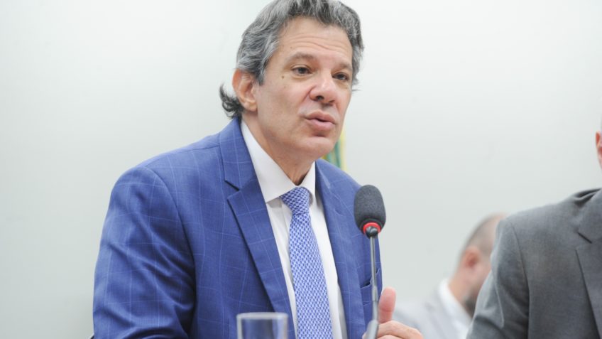 Nubank tem que pagar o mesmo imposto que o Bradesco